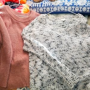 Lot of two sweaters